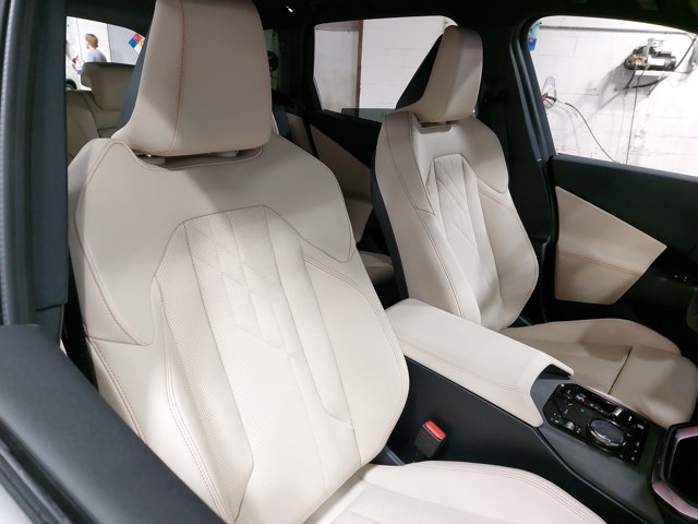 Vehicle image 15 of 37