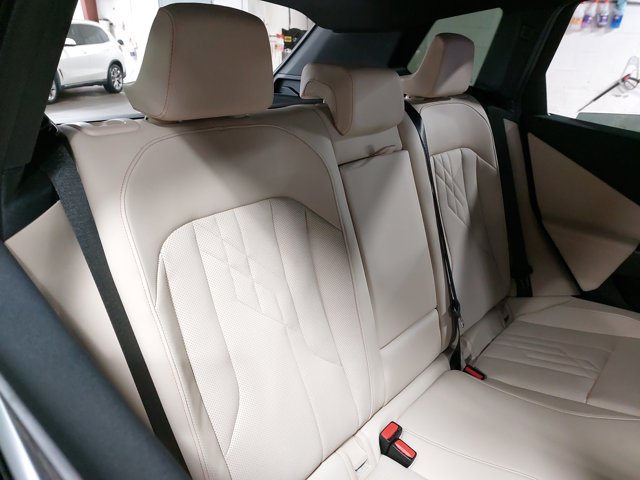 Vehicle image 14 of 37