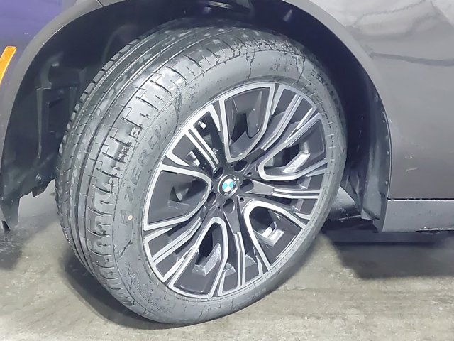 Vehicle image 10 of 37