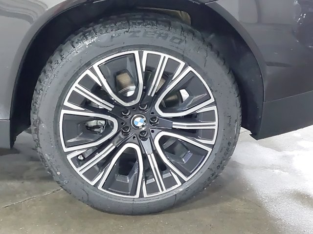 Vehicle image 11 of 37