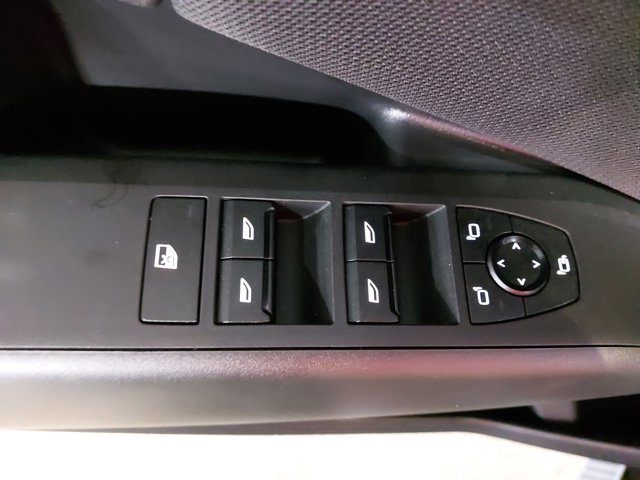 Vehicle image 34 of 37