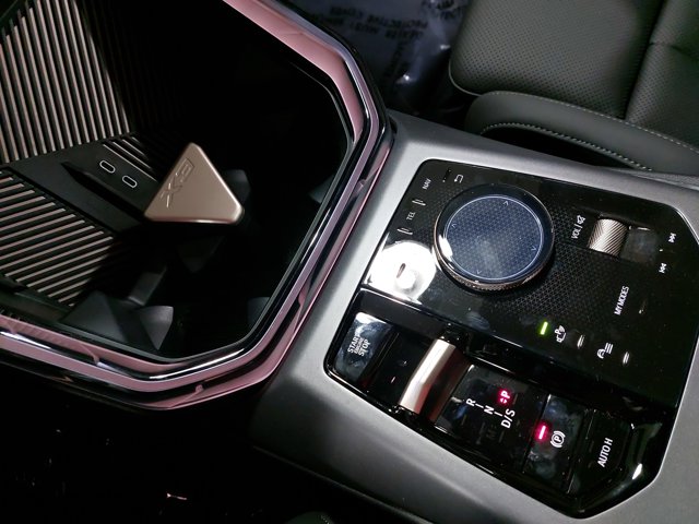 Vehicle image 29 of 38