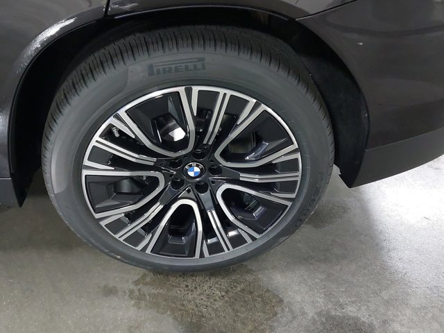 Vehicle image 10 of 38