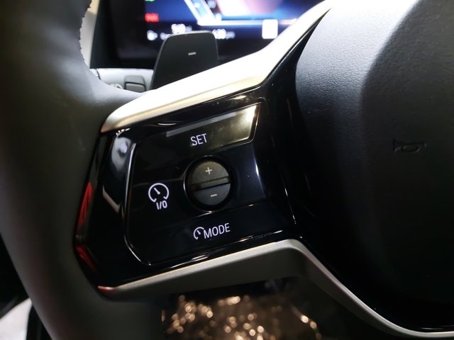 Vehicle image 37 of 38