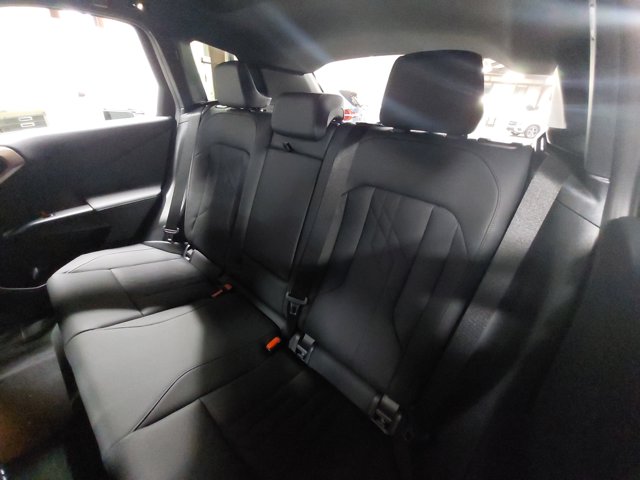 Vehicle image 16 of 38