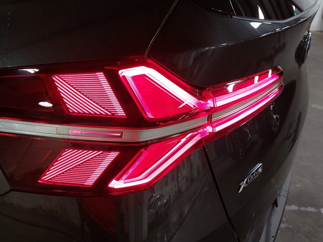 Vehicle image 13 of 38