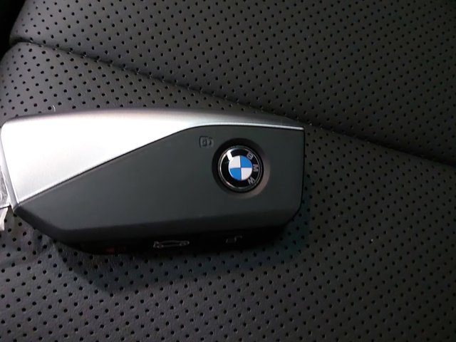 Vehicle image 31 of 38