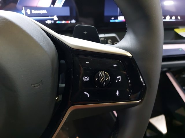 Vehicle image 23 of 38