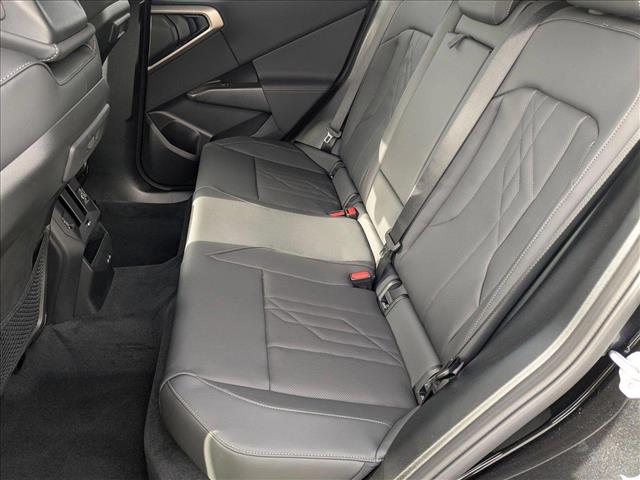 Vehicle image 9 of 18