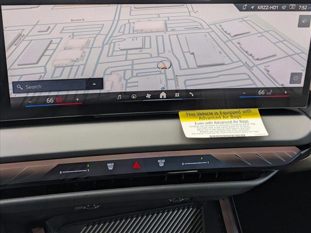 Vehicle image 16 of 18