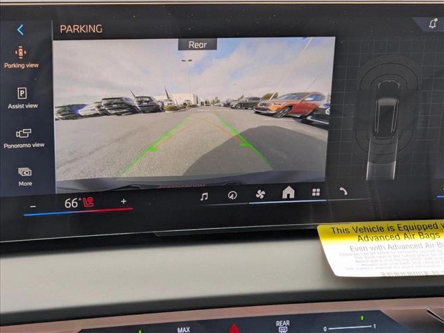 Vehicle image 13 of 18
