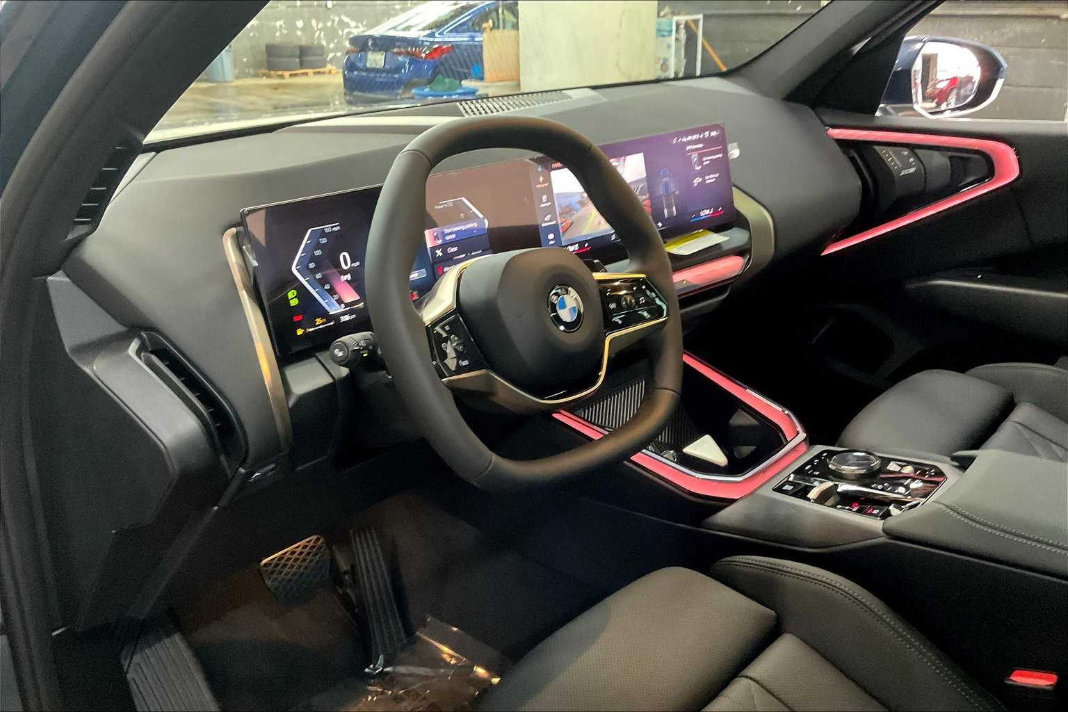 Vehicle image 16 of 33