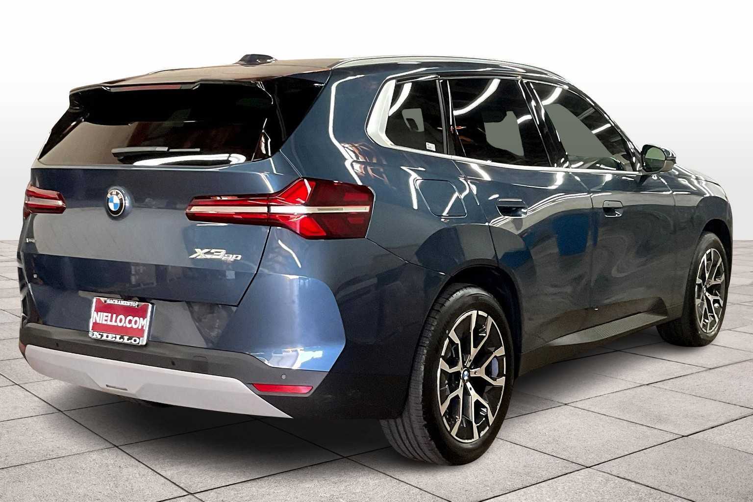 Vehicle image 4 of 33