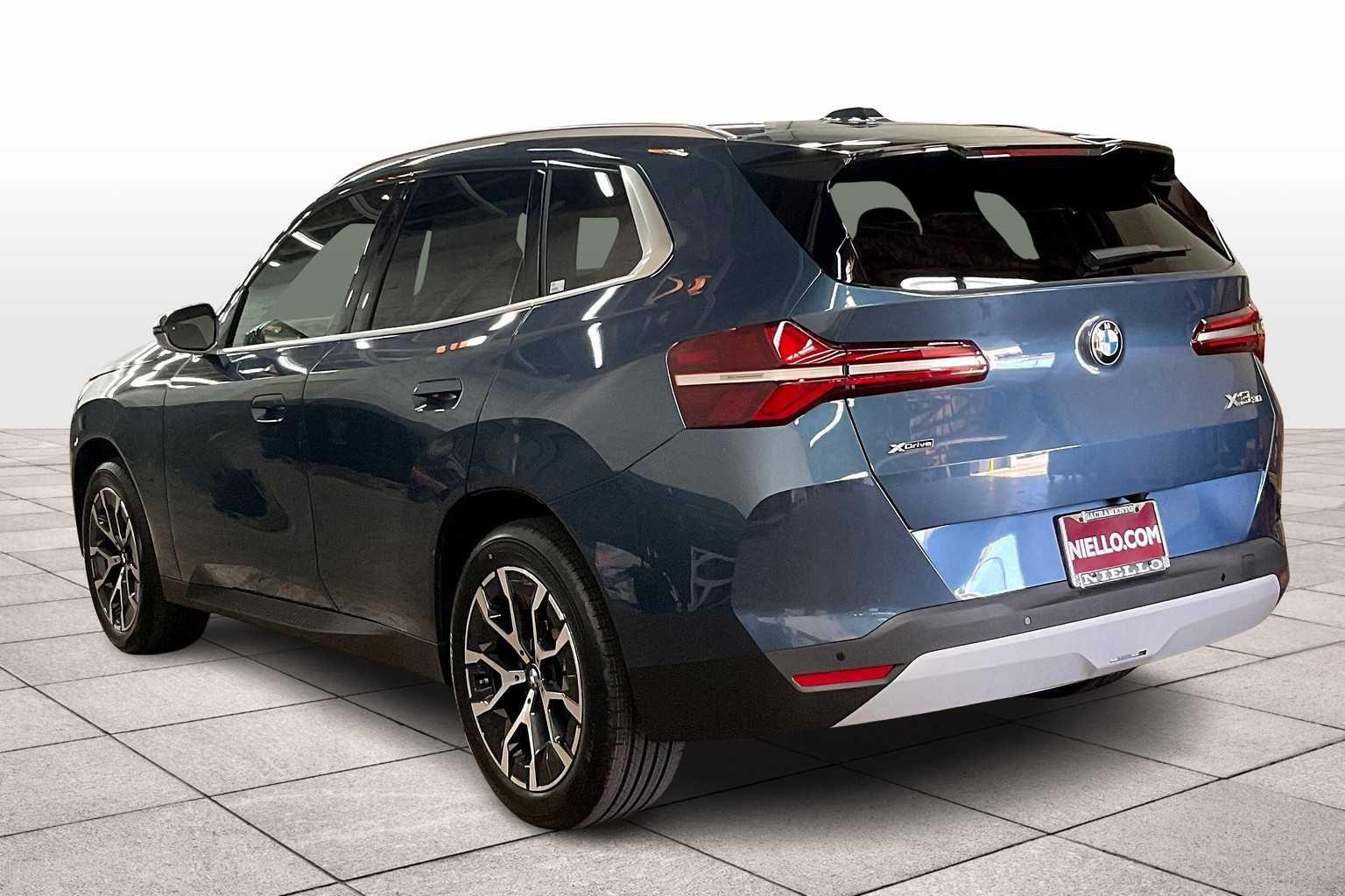 Vehicle image 6 of 33