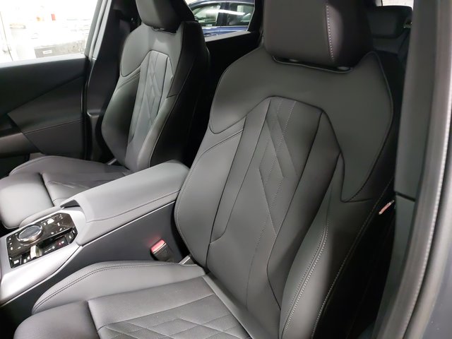 Vehicle image 15 of 38