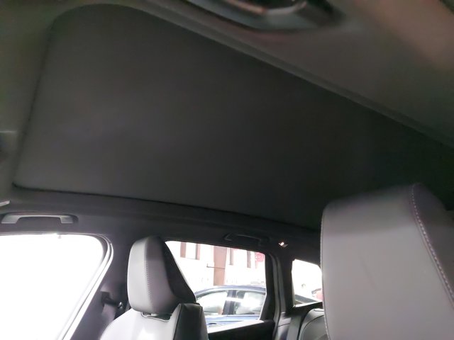 Vehicle image 18 of 38