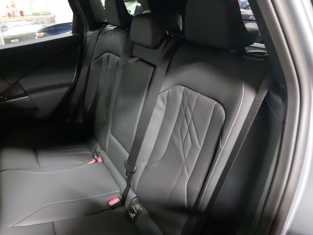 Vehicle image 14 of 38