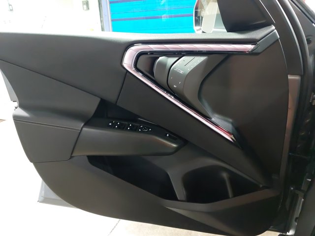 Vehicle image 26 of 38