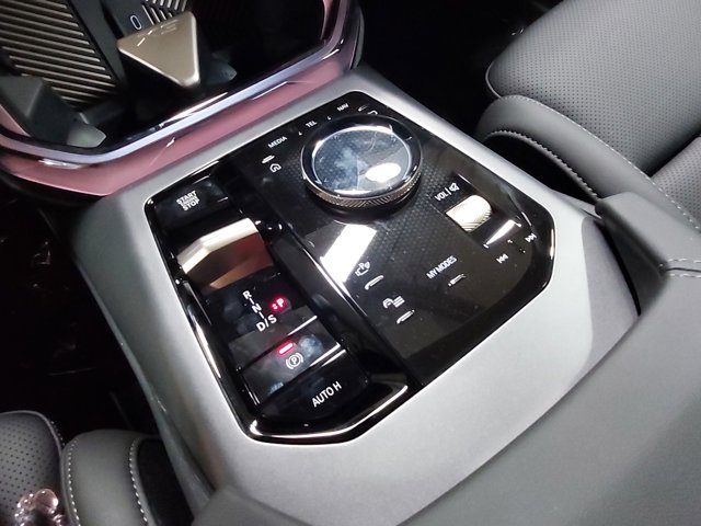 Vehicle image 25 of 38