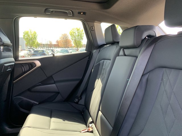 Vehicle image 13 of 37