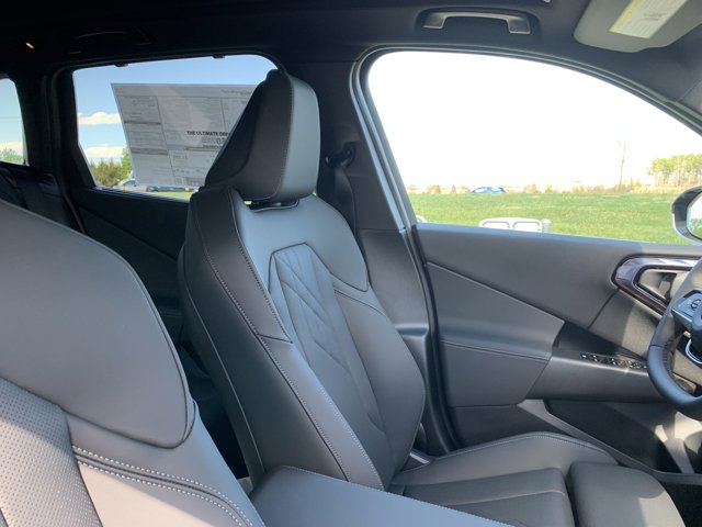 Vehicle image 14 of 37