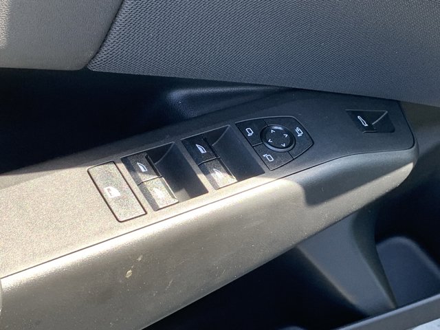 Vehicle image 32 of 37