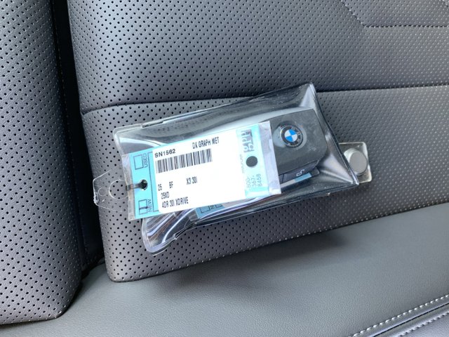 Vehicle image 29 of 37