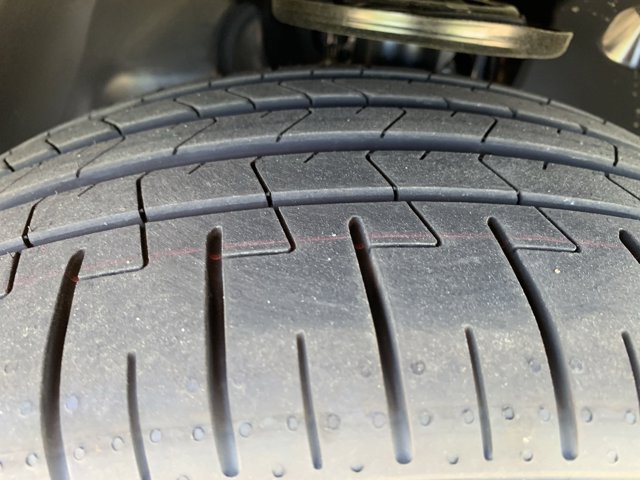 Vehicle image 33 of 37