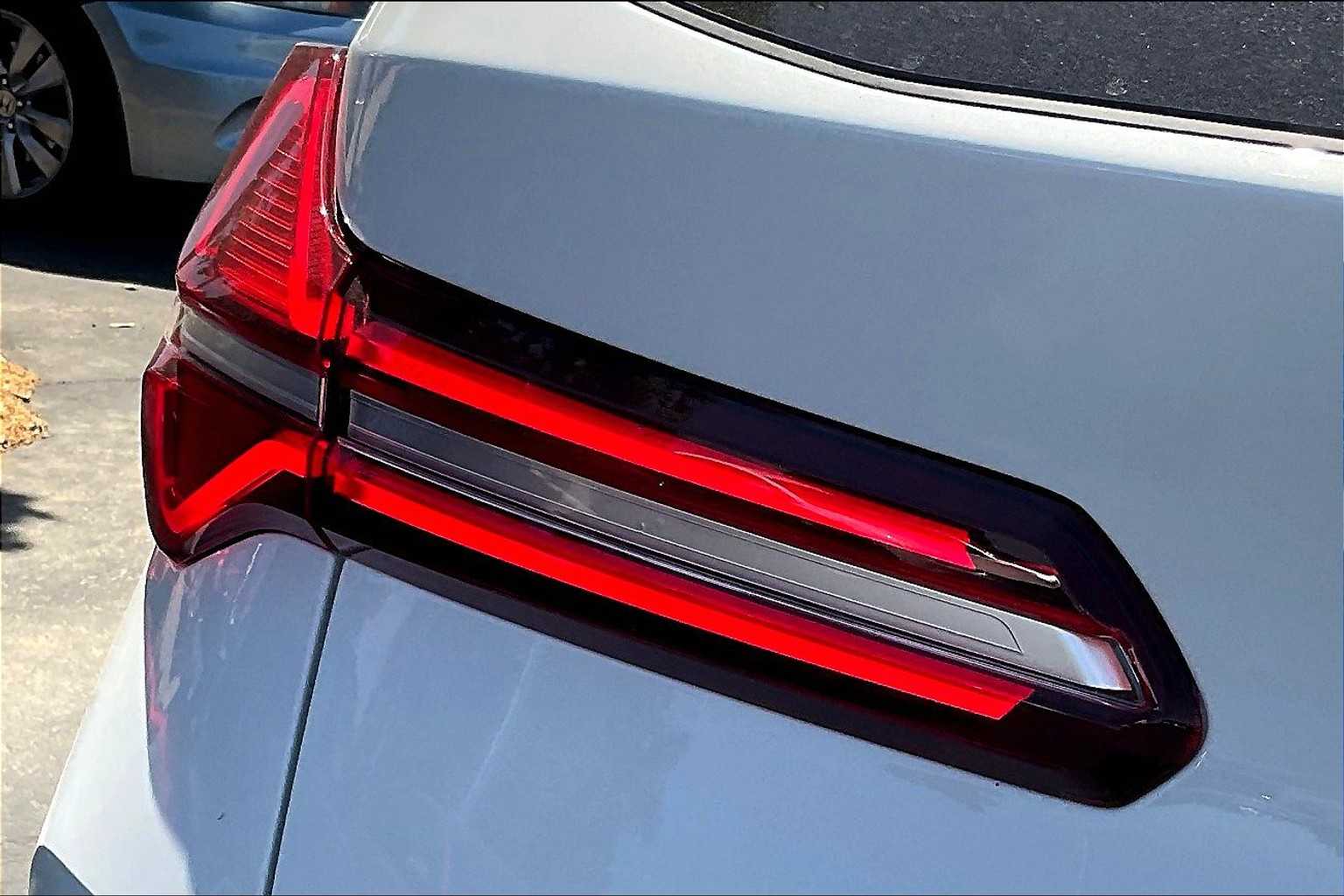 Vehicle image 22 of 31