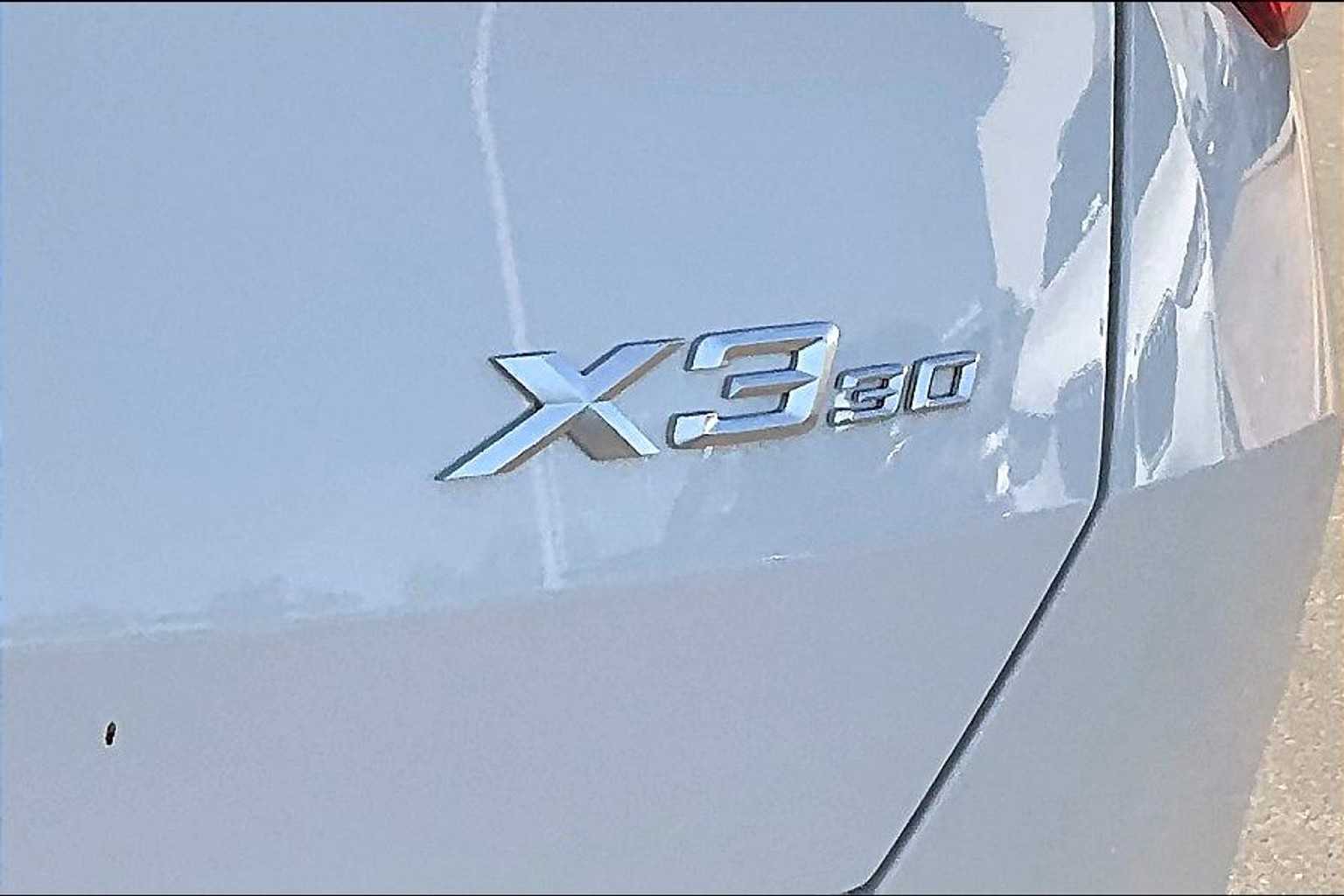 Vehicle image 23 of 31