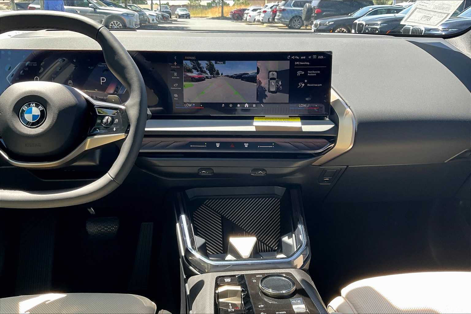 Vehicle image 9 of 31