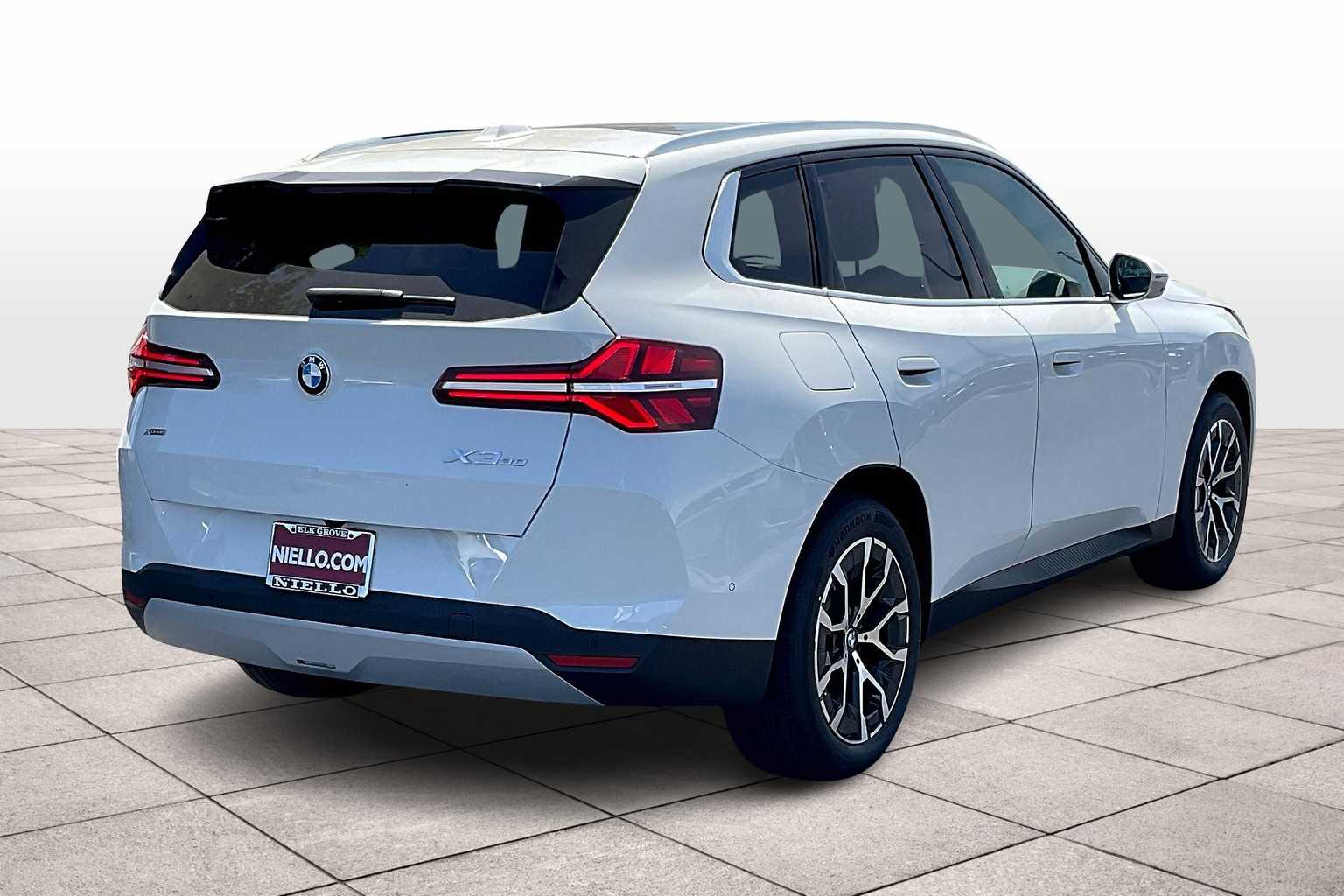Vehicle image 4 of 31