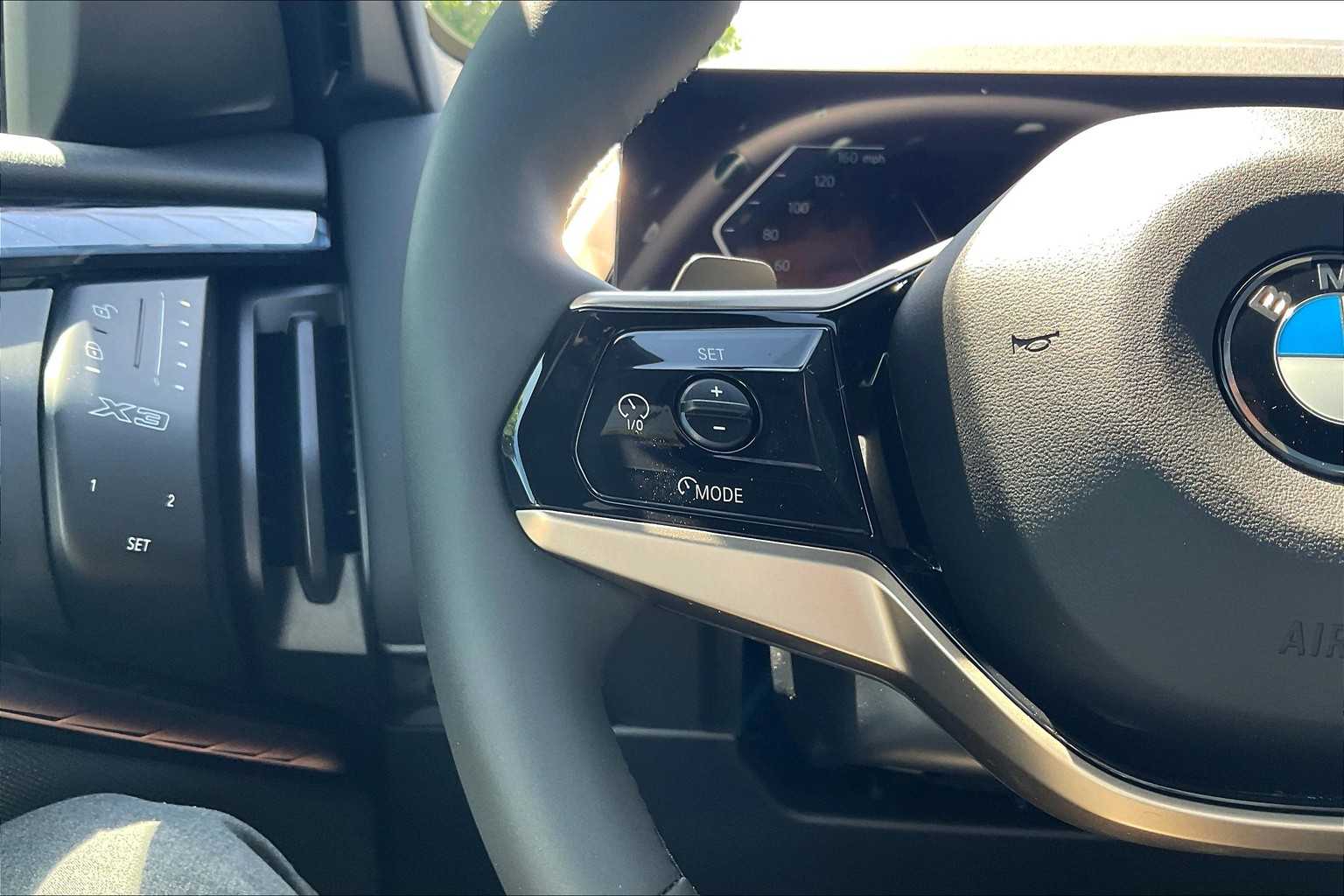 Vehicle image 17 of 31