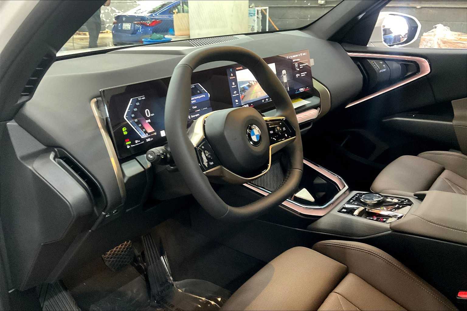 Vehicle image 14 of 33
