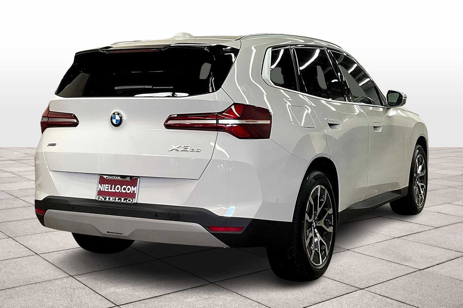 Vehicle image 4 of 33