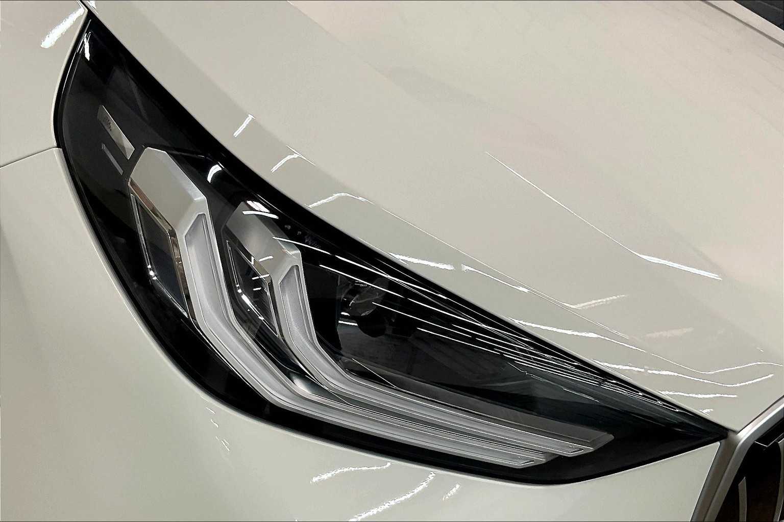 Vehicle image 19 of 33