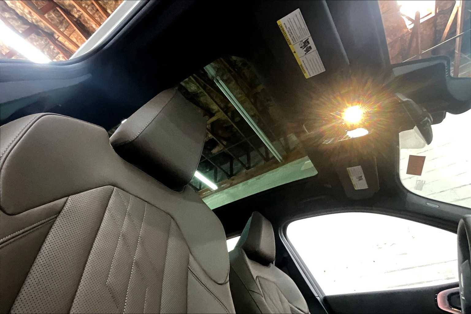 Vehicle image 26 of 33