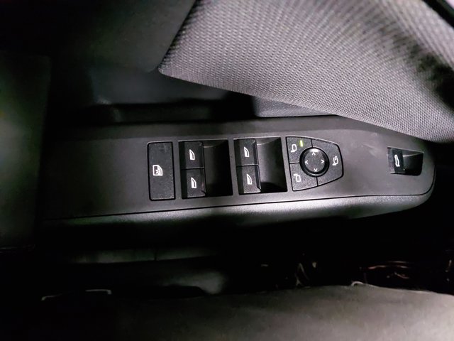 Vehicle image 28 of 38