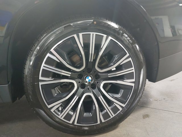 Vehicle image 10 of 38