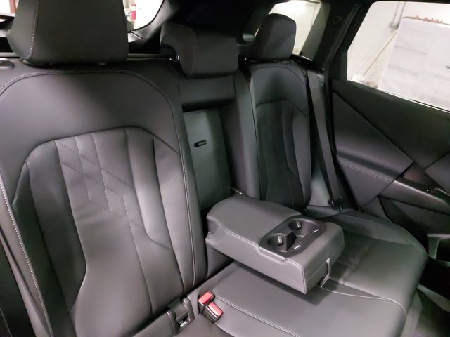 Vehicle image 14 of 38