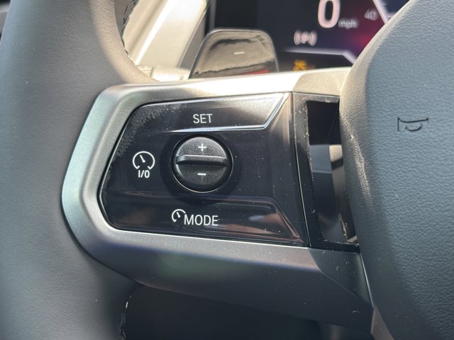 Vehicle image 33 of 37