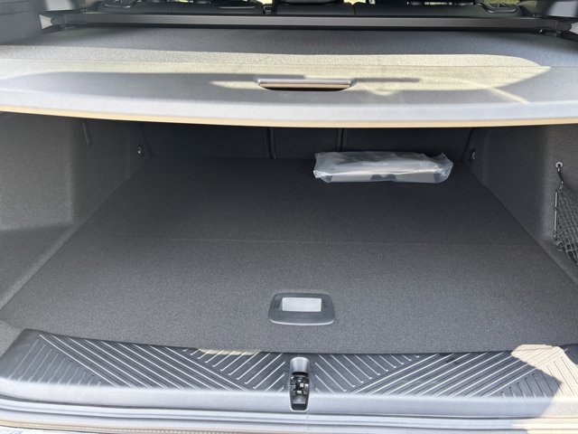 Vehicle image 11 of 37