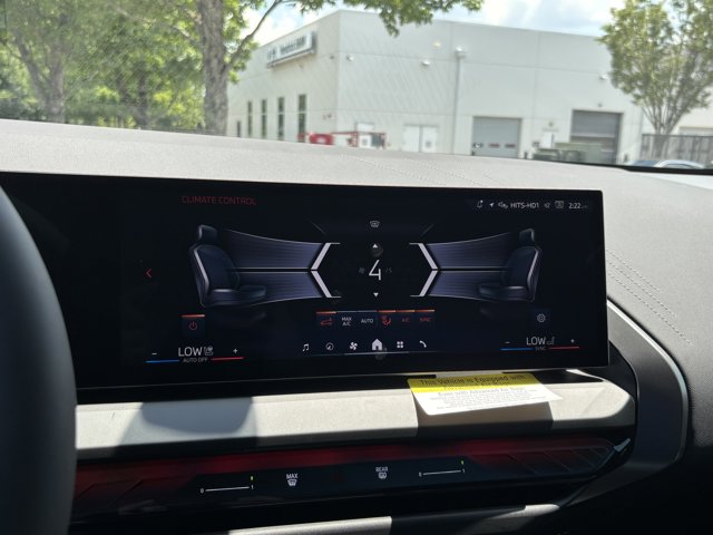 Vehicle image 24 of 37