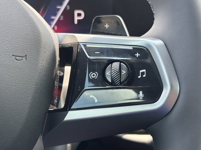 Vehicle image 31 of 37
