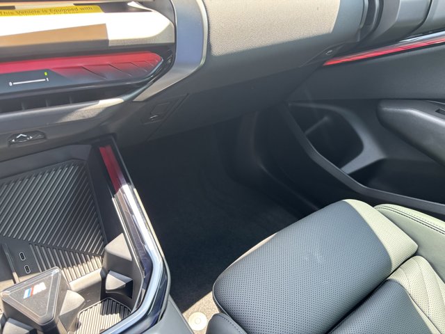 Vehicle image 27 of 37