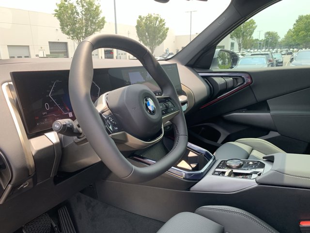 Vehicle image 17 of 37