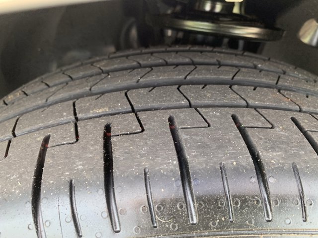 Vehicle image 32 of 37