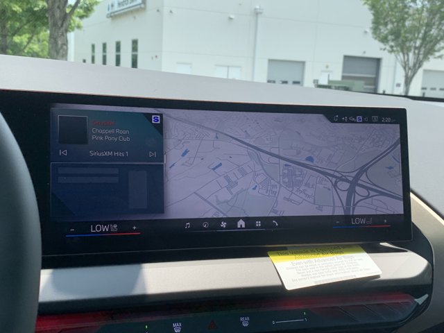 Vehicle image 21 of 37
