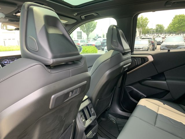 Vehicle image 14 of 37