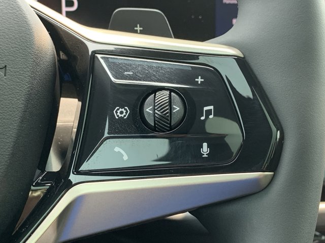 Vehicle image 34 of 37